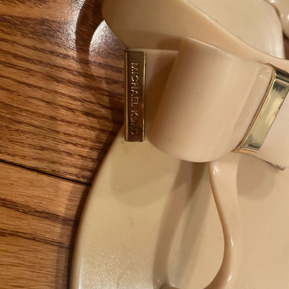 Michael Kors sandals size 8 - Picture 2 of 3